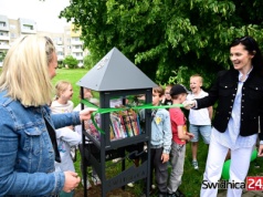 Podziel się książką! Piąta plenerowa biblioteczka uroczyście otwarta [FOTO]