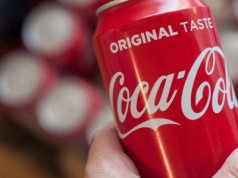 Coca-Cola ujawnia zarobki pracowników: Tyle zarabiają u spożywczego giganta. Pensje robią wrażenie