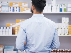 Zdumiewająca sytuacja w aptece. Dorosły syn odciął farmaceutę od pracy