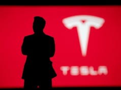Elon Musk stracił 30 miliardów dolarów w parę godzin. 'Tesla wypadła z łask’. Fortuna wisi na włosku?