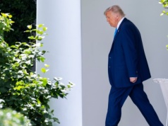 WSJ: Trump próbuje hamować ostrzejsze sankcje wobec Rosji