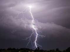 Zacznie się po południu, wydano ostrzeżenia. Cała Polska zagrożona