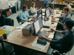 Udajesz, że pracujesz. Płacisz, żeby mieć szefa. Witaj w przyszłości bez pracy
