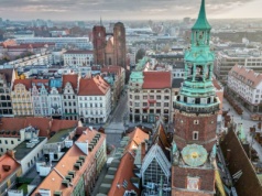 Szokująca eksmisja we Wrocławiu. 65-latka musiała opuścić mieszkanie, mimo spłacania go przez 30 lat