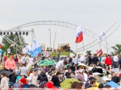Modlili się, niebo nagle ściemniało. Ewakuacja 20 tys. osób z Pól Lednickich