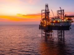 Miało być „drill, baby, drill”, a tu taki cios. USA tracą platformy