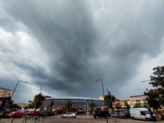 Groźne burze znów przetoczą się przez Polskę. Są alerty IMGW i RCB. Jeden region szczególnie zagrożony
