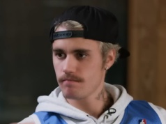 Justin Bieber dodaje niepokojące posty. Fani biją na alarm. 