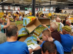 Czesi i Niemcy oblegają polskie przygraniczne sklepy. 