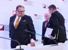 Nieprawidłowości przy podliczaniu głosów. PKW zwołała specjalne posiedzenie