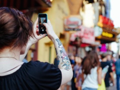 Zawód influencer. Pracuje na pół etatu, zarabia 10 tys. zł