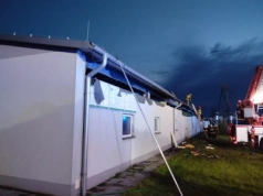 Ogromny pożar chlewni w Kierzu. Padło 200 prosiąt