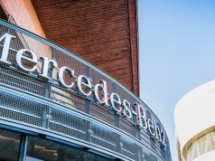 Mercedes pośrednikiem w negocjacjach handlowych UE-USA?