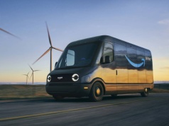 Koniec ery kurierów? Amazon stawia na roboty z AI i pojazdy Rivian