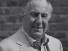 Frederick Forsyth nie żyje. Autor 