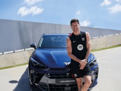 Robert Lewandowski odebrał swój nowy samochód