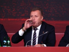 Dzięki, wujas. Zmarnowałeś cztery lata i zmarnujesz następne cztery