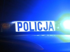 Zarzut napaści na funkcjonariuszy i zniszczenia radiowozu po policyjnej interwencji na Dolnym Śląsku