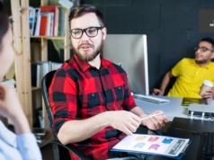 Dostęp do najlepszych talentów IT – jak outsourcing z Mindbox wzmocni Twój zespół?