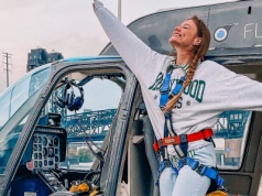 Ewelina jest stewardesą w prestiżowej firmie. 