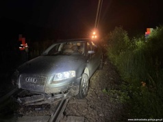 Porzucił auto na torach. Maszynista wyhamował w ostatniej chwili