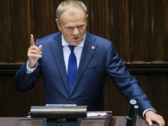 Tusk nie zna słowa „kapitulacja”. Będzie nadal „bronił Polski” i rozliczał PiS