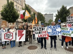 Protest KOD-u w łódzkim Pasażu Schillera. “Chcemy być pewni, że każdy nasz głos został policzony”