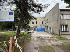 Dom pomocy dla seniora powstaje w budynku ZLO w Jeleniu