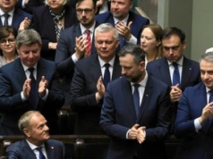 Jest wotum zaufania dla rządu. Za 243 posłów