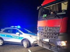 Policjanci vs. motoryzacja: 4:0 dla złomu – nowy rekord służbowych kraks?