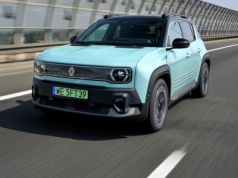 Można zamawiać miejskiego elektrycznego crossovera Renault 4. Ceny nie są dużo wyższe niż modelu 5