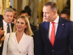 Ekspertka oceniła stylizacje Nawrockich. Spojrzała na przyszłą pierwszą damę i ma jedno 