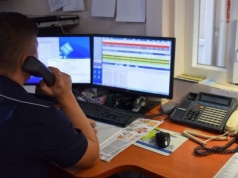Kpił sobie z pracy operatorów numeru 112, wielokrotnie wzywał interwencję – w końcu policjanci zjawili się w jego domu