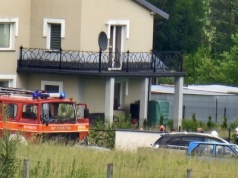 Dramat 4-latka przed domem. Brama zacisnęła się jak imadło