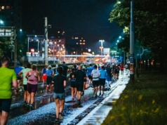 15 tys. biegaczy na ulicach – zbliża się 11. PKO Nocny Wrocław Półmaraton. [TRASA]