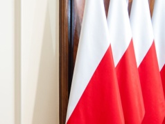 Polska złoży wniosek ws. udziału w unijnym programie budowy Gigafabryk AI