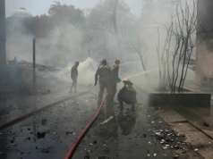 Z budynku, w który uderzył samolot, wydobyto pierwsze ciała