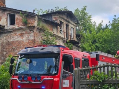 Kolejny pożar przy Wesołej. Strażacy interweniowali drugi raz tego samego dnia (nagranie, zdjęcia)