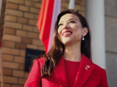 Jest posłanką i „żoną astronauty”. Niewielu wie, że to córka polskiego potentata mody