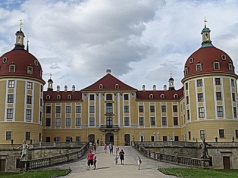 Pałac w Moritzburgu. Palec Augusta Mocnego, poroże stare jak epoka lodowcowa i pantofelek Kopciuszka.