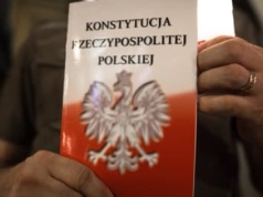 „Rząd miał przywracać praworządność, a odbiera nam prawo do sądu