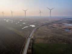 Polska gmina kominy zamienia na wiatraki. Zamiast kopalni są panele
