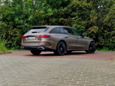 Test: Mercedes E 300 de – diesel z wtyczką