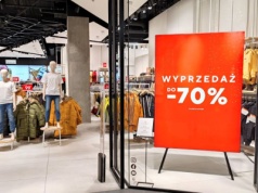 Reserved spódnice wyprzedaż - maxi modele to nr 1 dla 50-latek. Za połowę ceny też w H&M