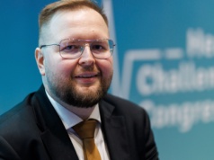Pacjenci rezygnują z leczenia, bo leki są za drogie? Przedstawiciel Ministerstwa Zdrowia tłumaczy