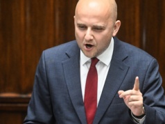 4 dni pracy w tygodniu. Kontrowersyjny poseł martwi się o 