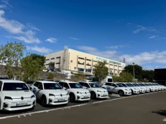 13 czerwca w piątek na wyspie Réunion pojawiło się 13 nowych Renault 5