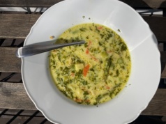Dziś zupa ze szparagami, z dużą ilością koperku