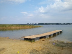 Nie tylko Mazury. W tym miejscu jezior nie brakuje. Jedno z nich pojawiło się w filmie Wajdy