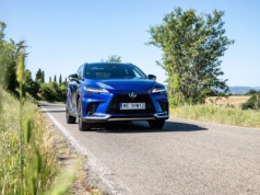 Jeździłem Lexusami z napędem PHEV. Dziś taka hybryda ma sens